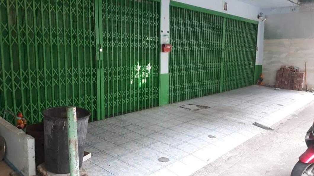 蘇帝後來想出一個辦法秒解決車輛違停問題。(圖/翻攝自蘇帝臉書)
