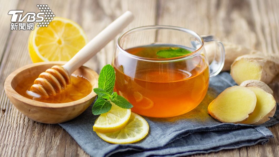 喝蜂蜜檸檬可以止咳。(示意圖/shutterstock 達志影像)
