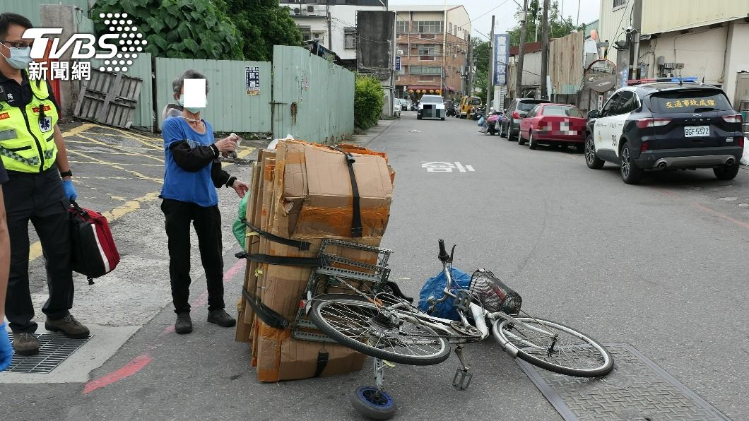 資收嬤騎腳踏車遇碰撞 騎士「關心兩句」下秒竟肇逃