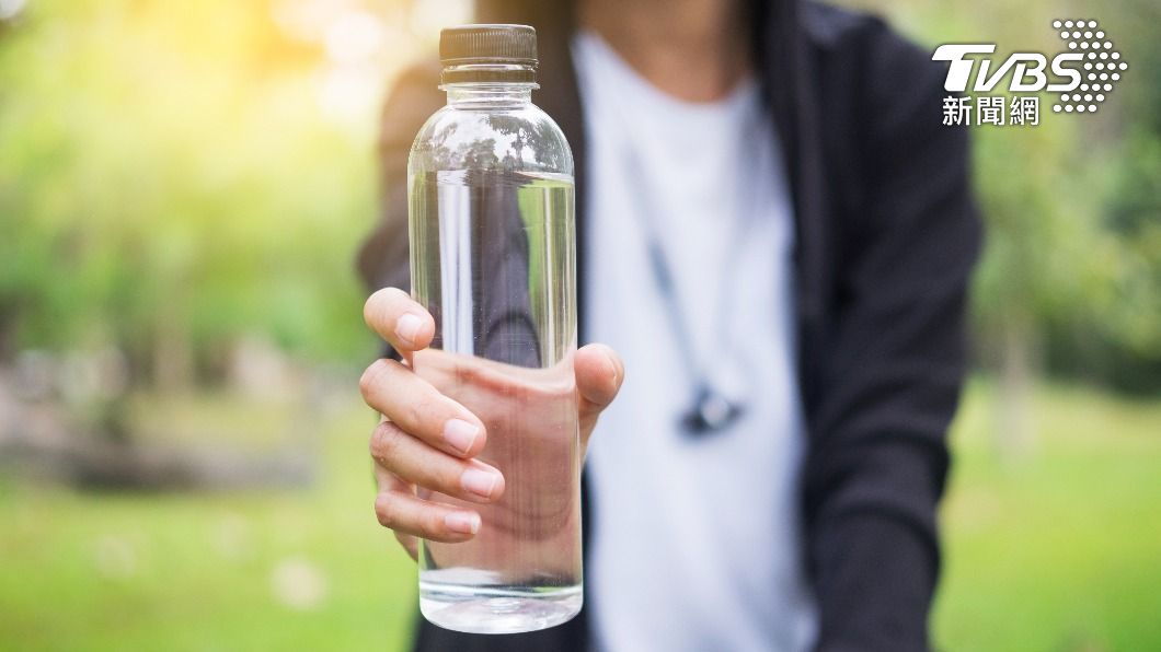 命理師分享端午節「午時水」使用方法。（示意圖／shutterstock 達志影像）