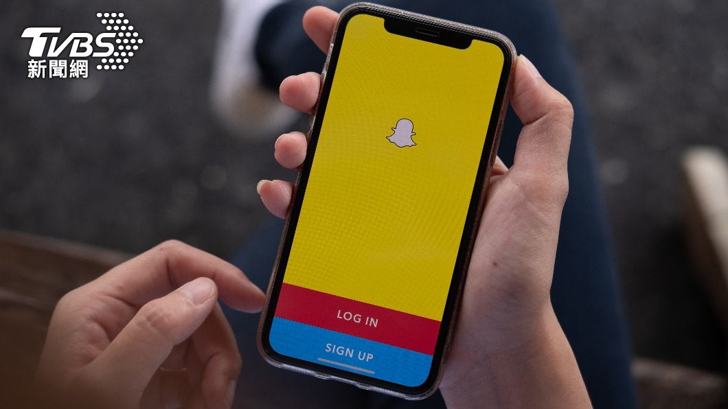 雷諾透過Snapchat向該名學生傳送不雅照片及影片。(示意圖/達志影像shutterstock)