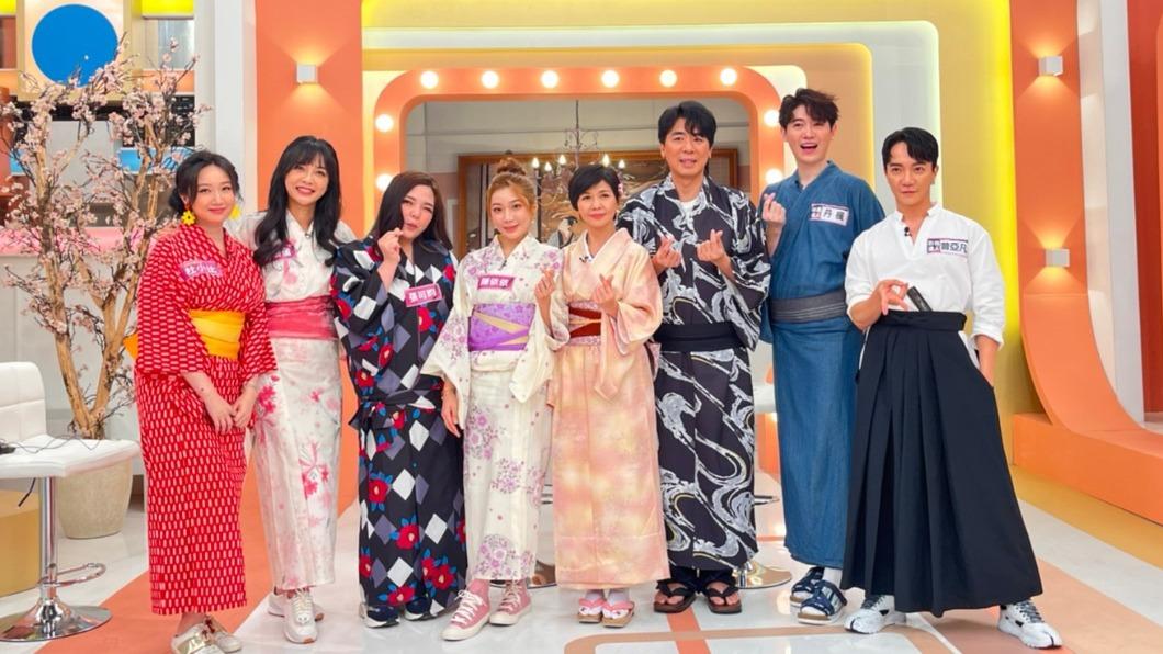 主持人和來賓在節目中穿上和服。(圖/民視提供)