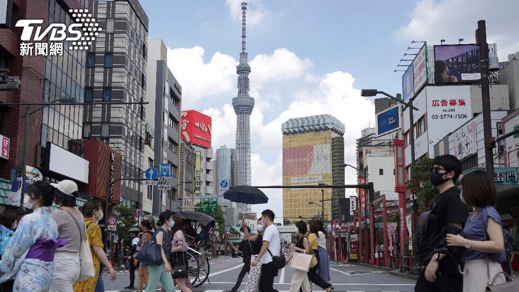 日本政府擬於7月將入境旅客數調高至每日3萬人。(圖/達志影像美聯社)