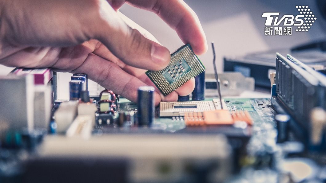 在台灣面板、機械工具機產業出口美國仍有高關稅。(示意圖/shutterstock達志影像)