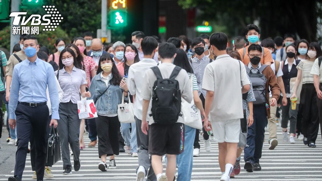 何時脫離高原期? 李秉穎:染疫率達20%機會較大
