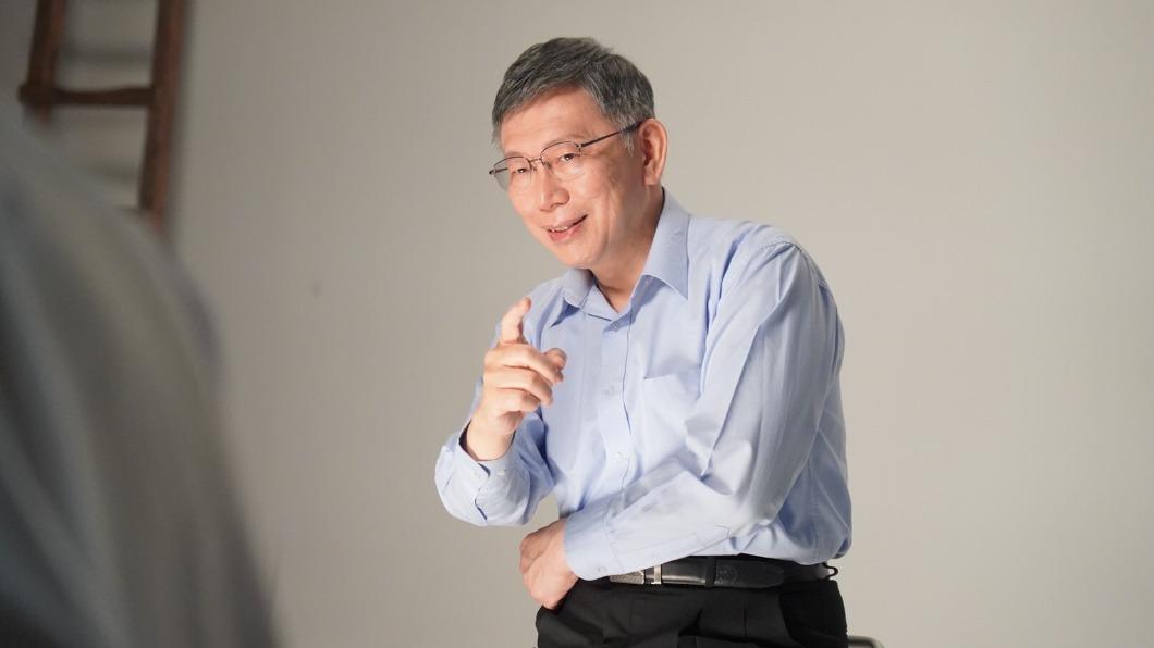 台灣民眾黨主席柯文哲先前也找林炳存團隊拍攝形象定裝照。（圖／民眾黨提供）