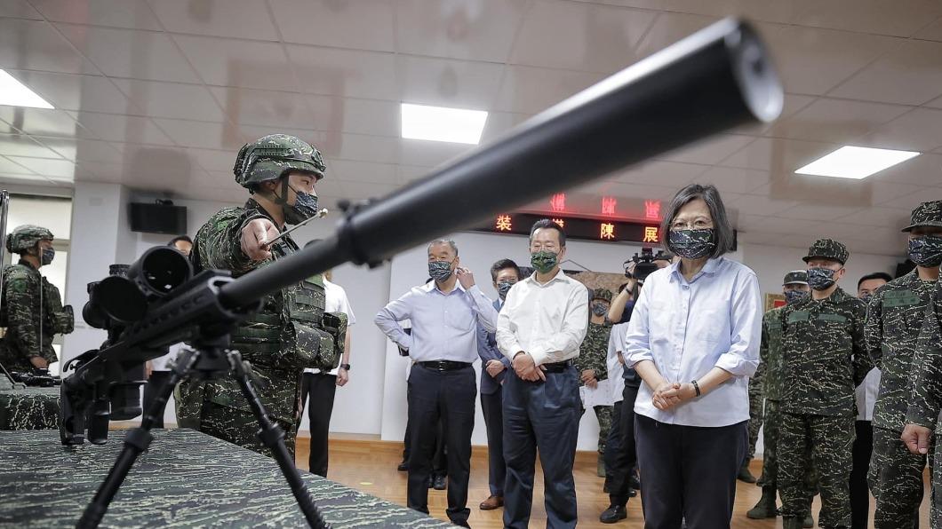 蔡英文總統今(2日)前往海軍陸戰隊66旅慰勉部隊。(圖/總統府提供)