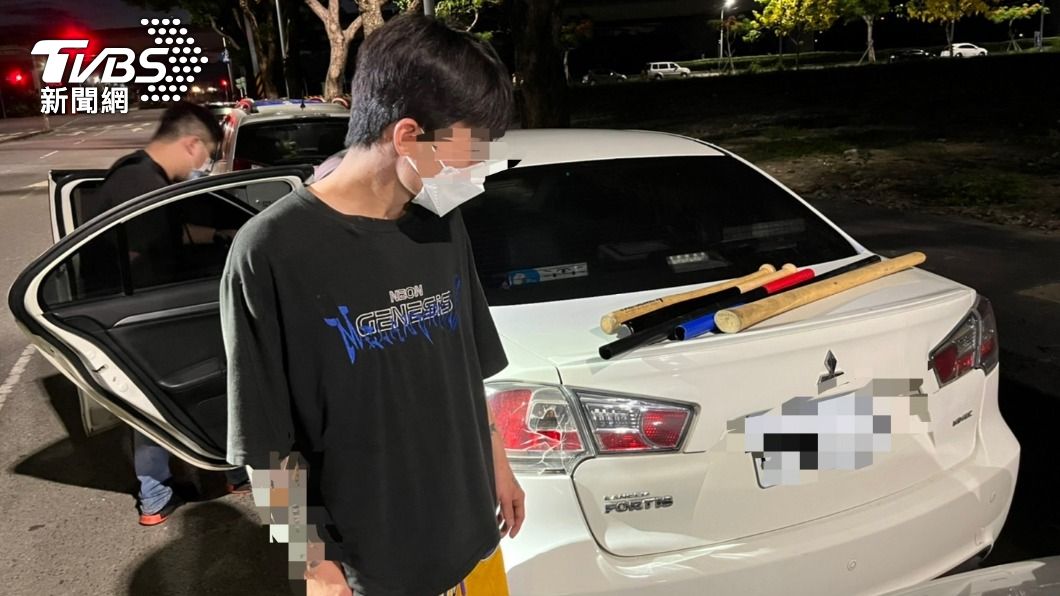警方循線逮到一車4人。(圖/TVBS)