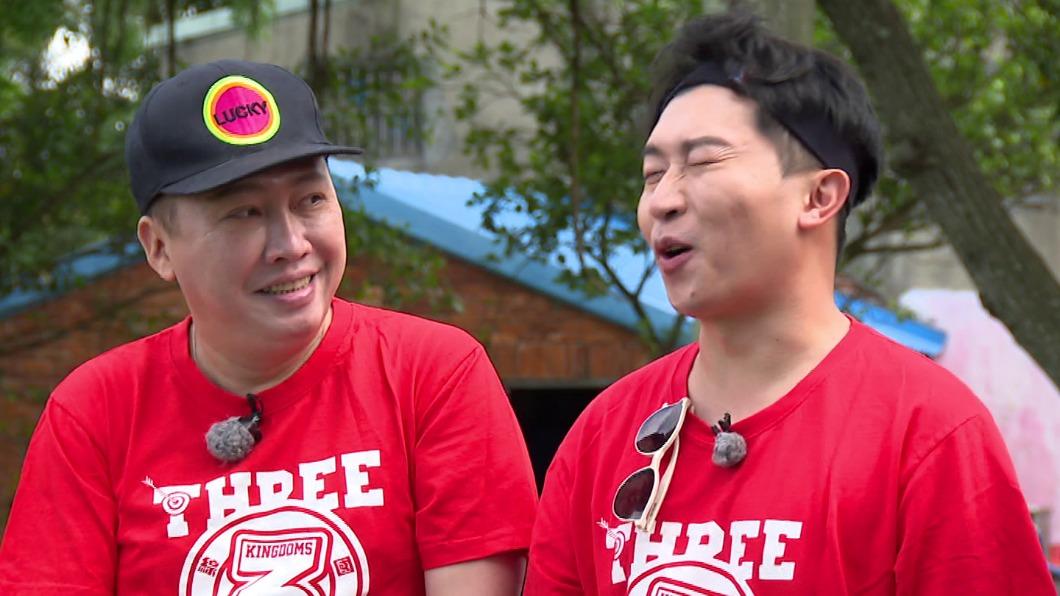 趙正平(左)與張立東(右)在節目上互虧。(圖/台視提供)