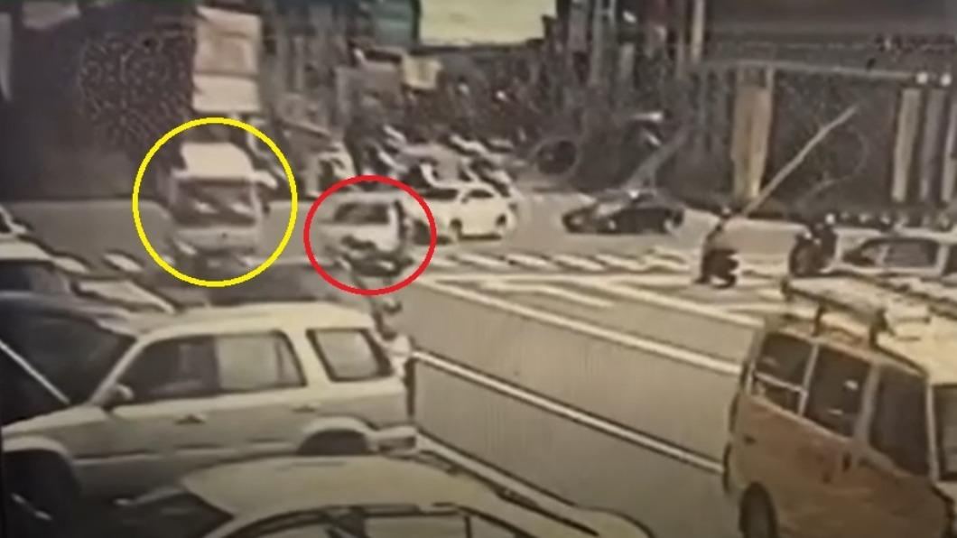 扯!男違規不爽被按喇叭「原地倒車」 火爆開嗆還揍人