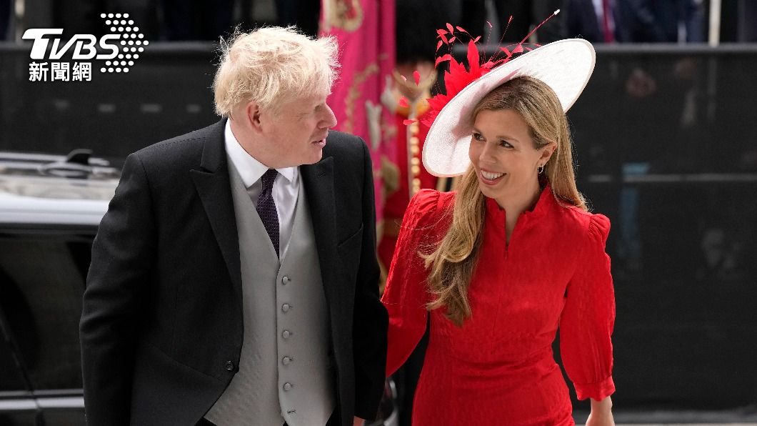 爭議太多引民怨!英首相強生出席女王白金禧年慘被噓爆