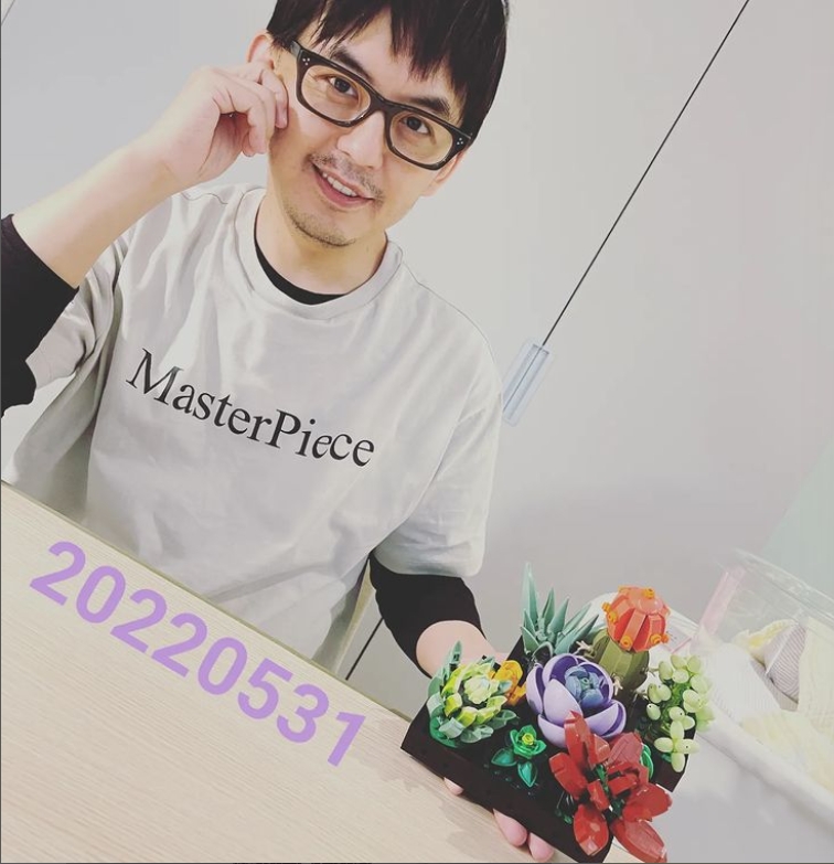 對於網友留言，黃子佼感觸頗深。（圖／翻攝自mickey1972330 IG）   