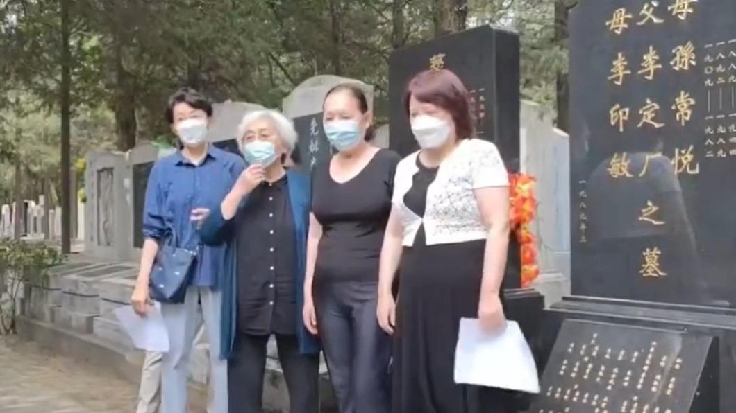 數十名警力監視　「天安門母親」成員赴公墓祭拜親人