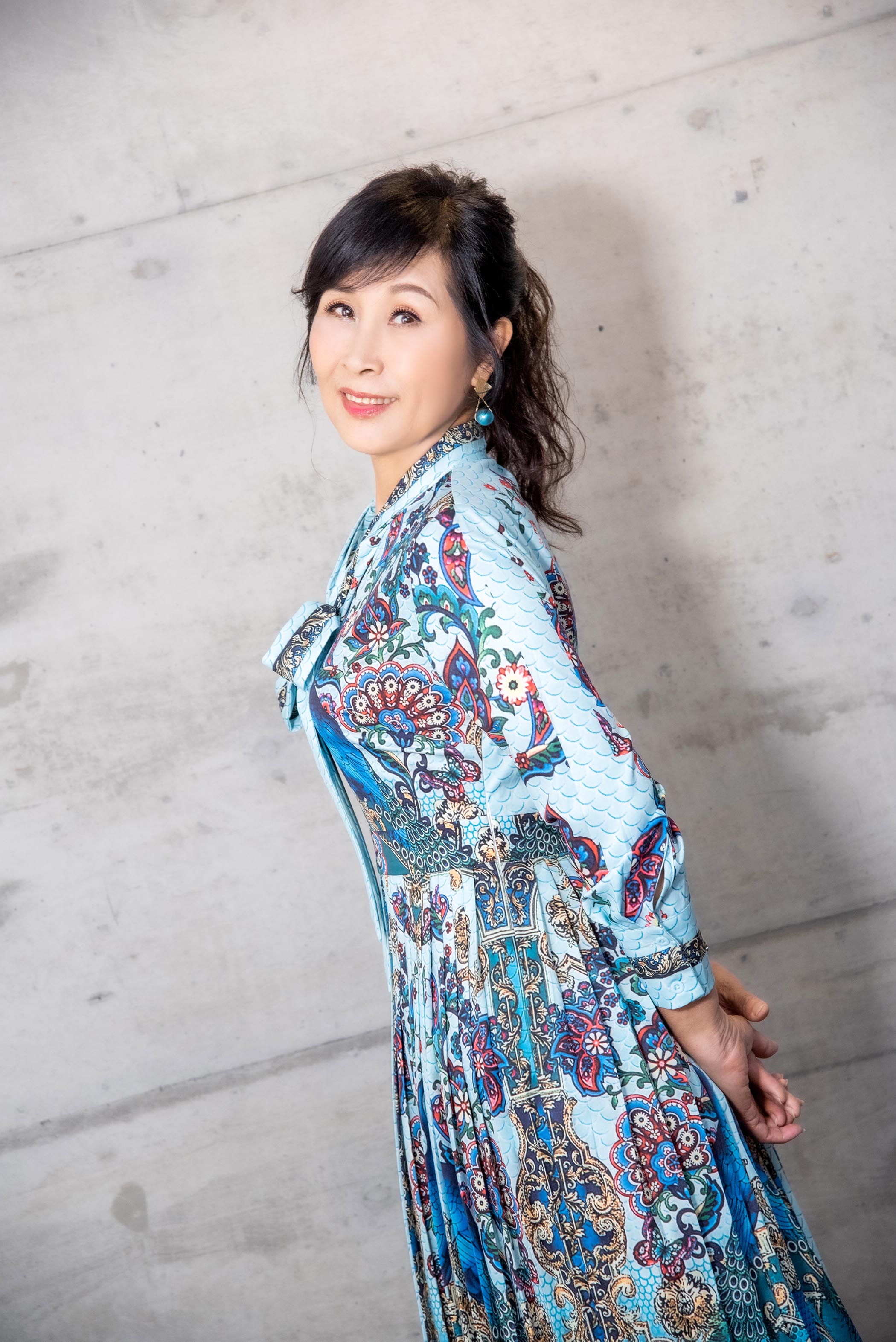 伍珈慧新歌〈我袂孤單〉為台式戲劇《美麗人生》片尾曲。（圖／音圓唱片提供）