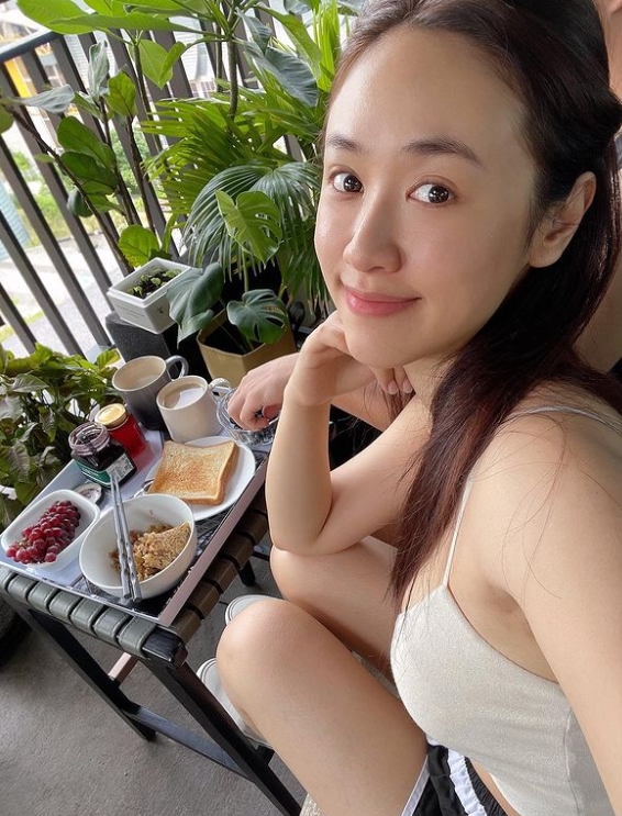 吳姍儒曬出素顏照。(圖/翻攝自sandywis IG)
