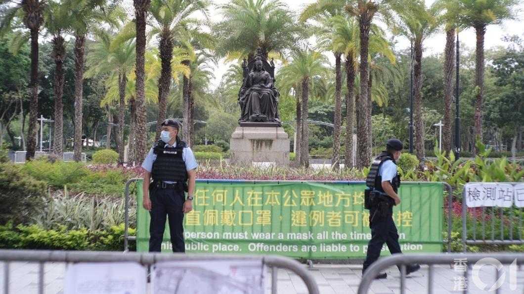 香港康文署下達封場令。(圖/香港01提供)