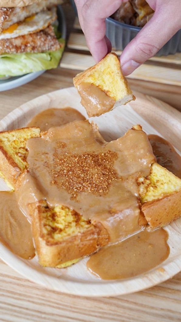 熔岩花生厚片也是許多饕客口袋名單。(圖/阿華田的美食日記提供)