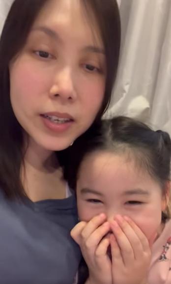 余苑綺端午節時和女兒錄影片。（圖／翻攝自余苑綺臉書）