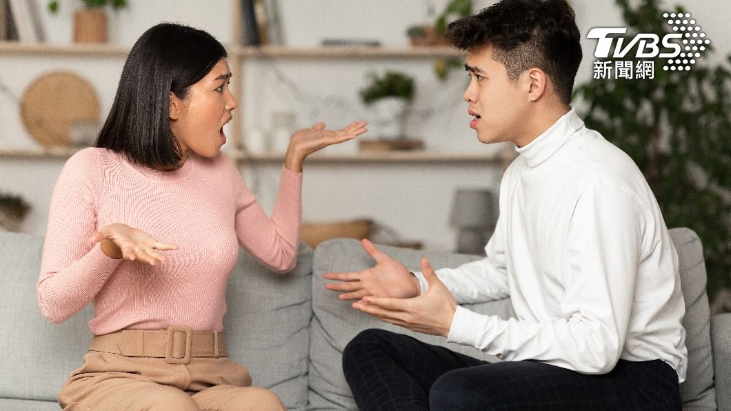 若天蠍座是被分手的一方,恐易陷入前段感情中。(示意圖/shutterstock達志影像)