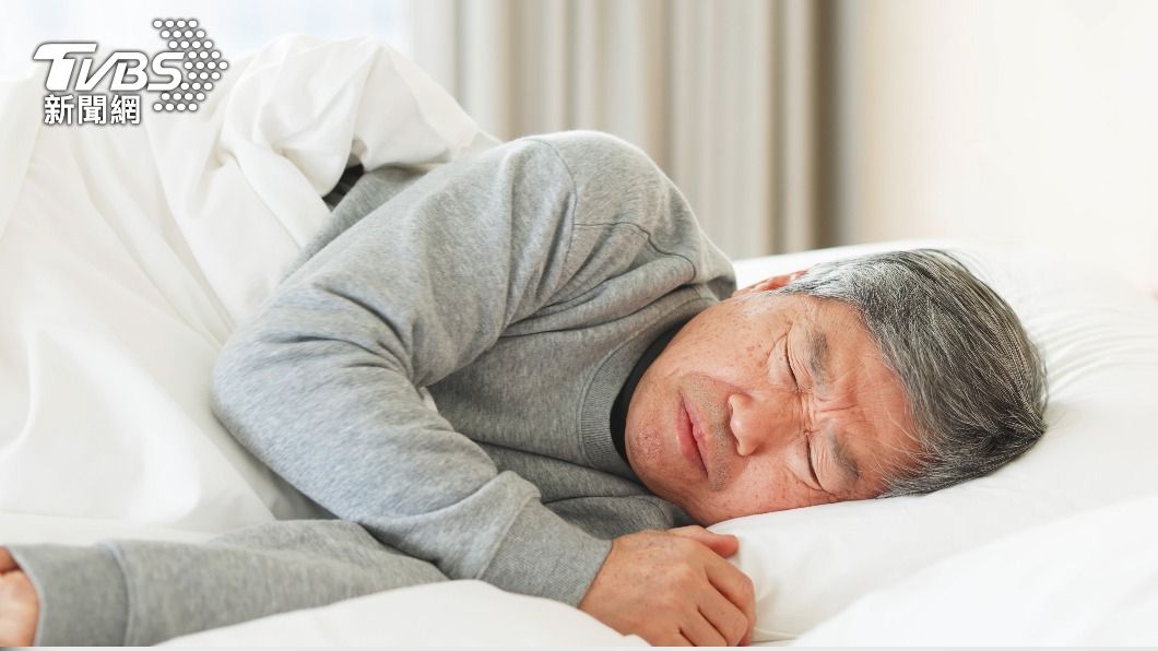 研究指出,睡眠呼吸中止症會加速變老。(示意圖/shutterstock達志影像)