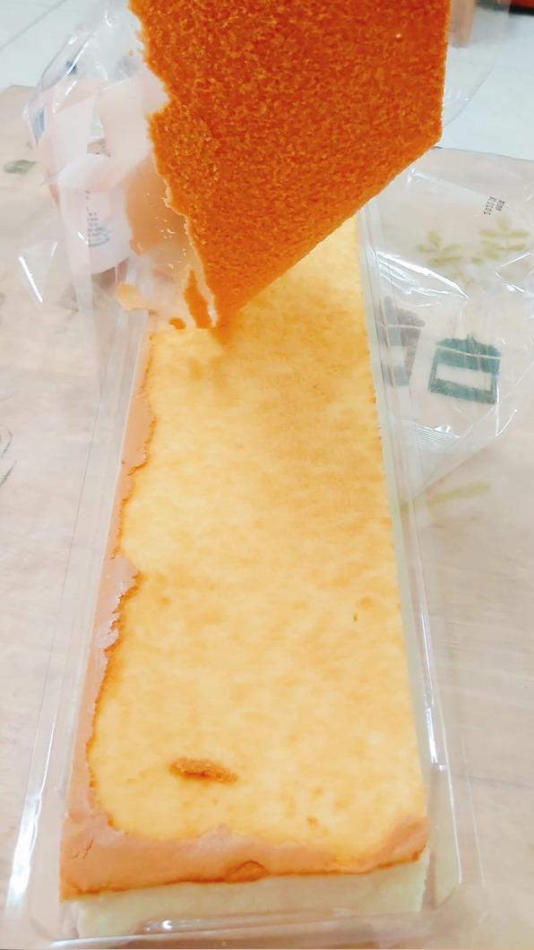 許多人都認為這層紙吸滿了香甜精華,丟掉相當可惜。(圖/翻攝自臉書社團全聯好物老實說)