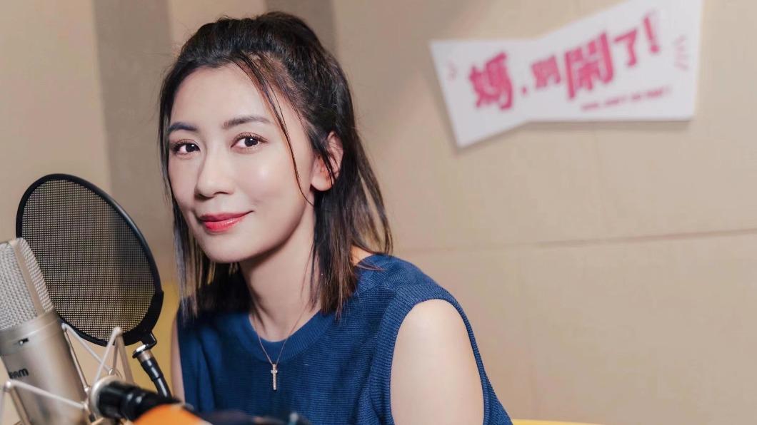 賈靜雯為花絮獻聲配音,語助詞豐富讓她笑說:「變成另一種片」。(圖/Netflix提供)