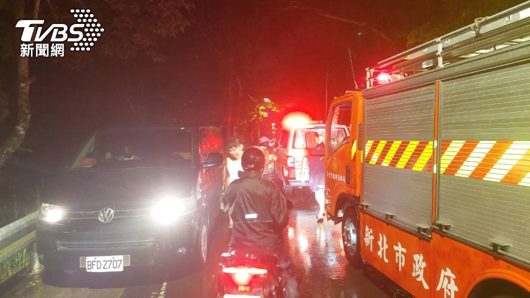 雨天爬山愛注意!疑入夜天黑路滑 女墜福巴越嶺古道滿臉血
