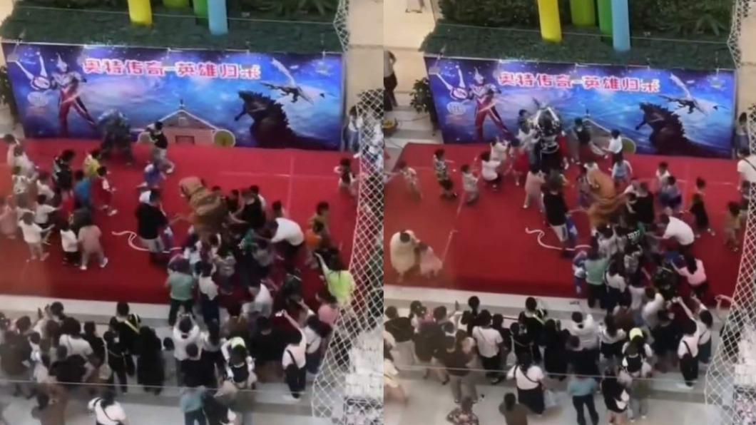 台上一下變成大亂鬥。(圖/翻攝自微博)