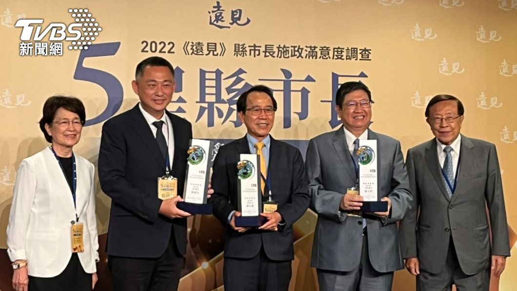 參加頒獎同框侯友宜、潘孟安 新竹縣長楊文科會議後快篩陽