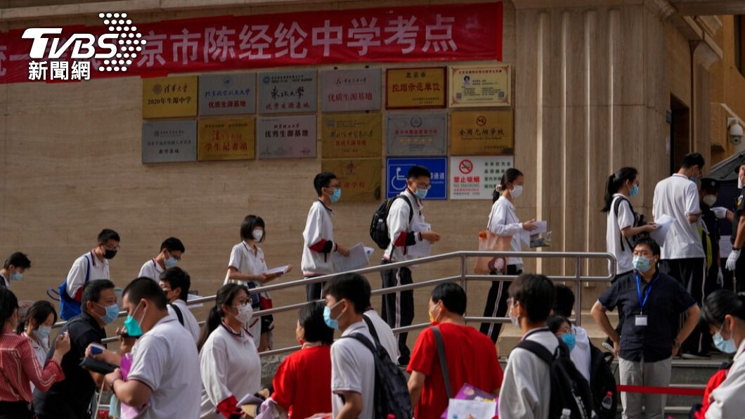 拚到金榜題名!陸窮小子不屈服 求母親拿鉗子夾他大腿