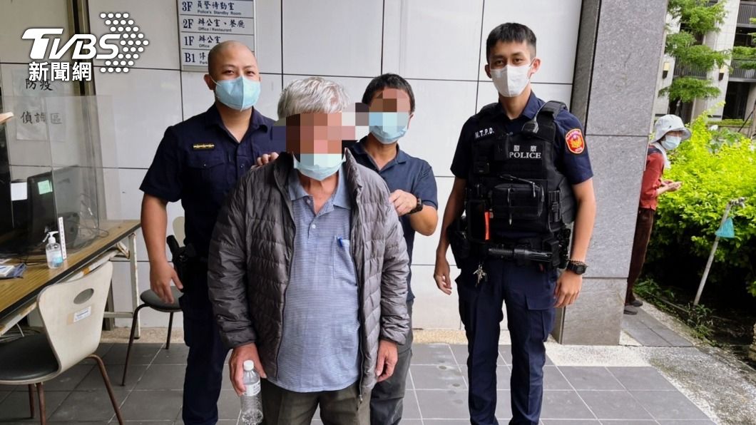 老翁沒戴口罩徘徊街道 海山暖警「這一招」終於查出身分
