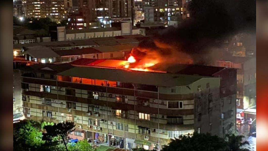 快訊／新北淡水淡海路公寓火警　烈焰沖天住戶緊急疏散