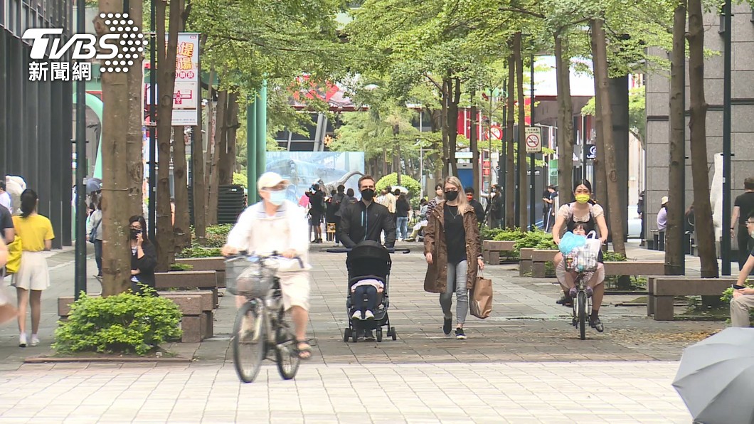 夏天緊戴口罩恐中暑！專家示警「危險狀況」：3族群要當心