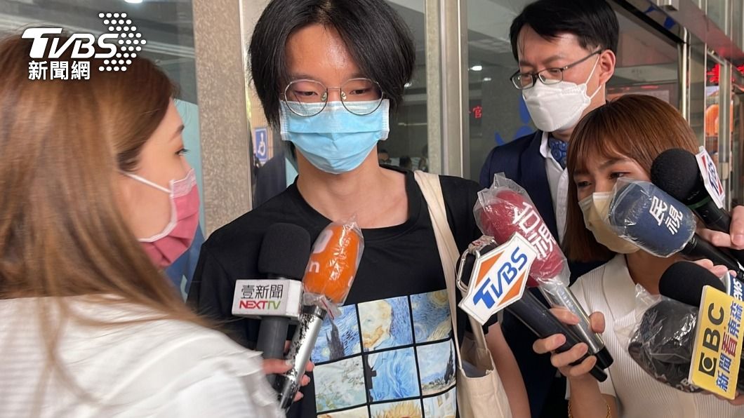 哭到不敢坐下!小玉換臉案被害人出庭 21人怒求償2330萬元