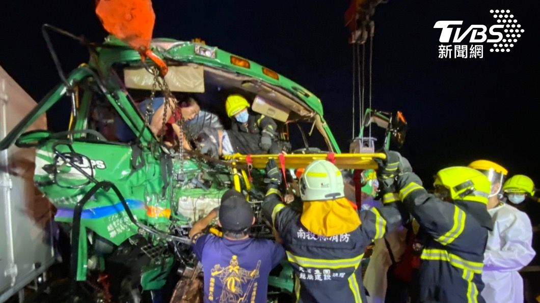 國道6車追撞釀1死3傷　19歲無照酒駕男遭羈押