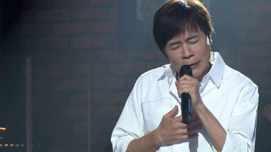 洪榮宏厚實的音樂底子來自爸爸洪一峰。(圖/年代提供)