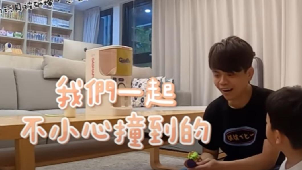 面對蔡阿嘎的詢問,蔡桃貴也很誠實的回答。(圖/翻攝自蔡阿嘎Youtube)