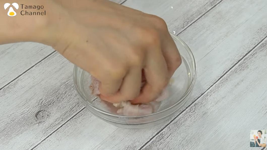 友加里分享蒸蛋的幾個關鍵。（圖／翻攝自Yukari's Kitchen YT）