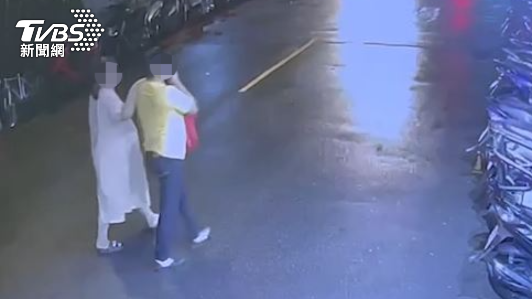 遇害前夫妻倆出現在公司附近。(圖/TVBS)