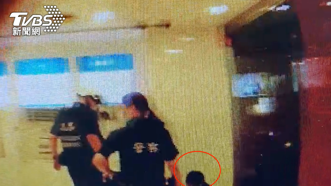 蔡男不願配合警方。(圖/TVBS)
