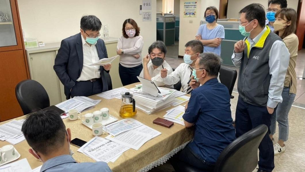 指揮中心淪陷!莊人祥、王必勝視訊診療 陳時中症狀曝