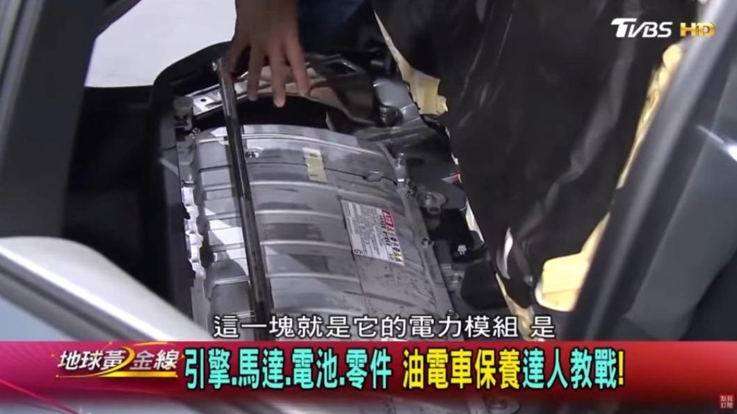 油電車的冷氣系統還會有鼓風機設計在鋰電池位置,能夠吹送冷氣幫助電池降溫。(圖/地球黃金線)