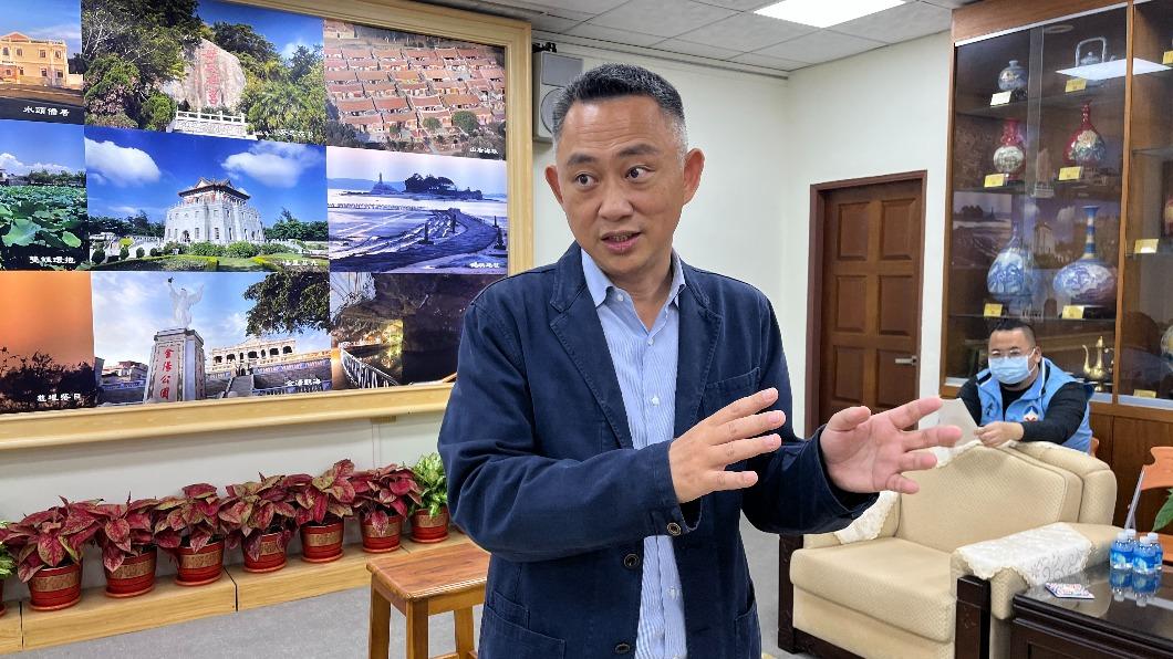 金門縣長楊鎮浯直言小三通復航與否是充滿衝突性的議題。(圖/TVBS)