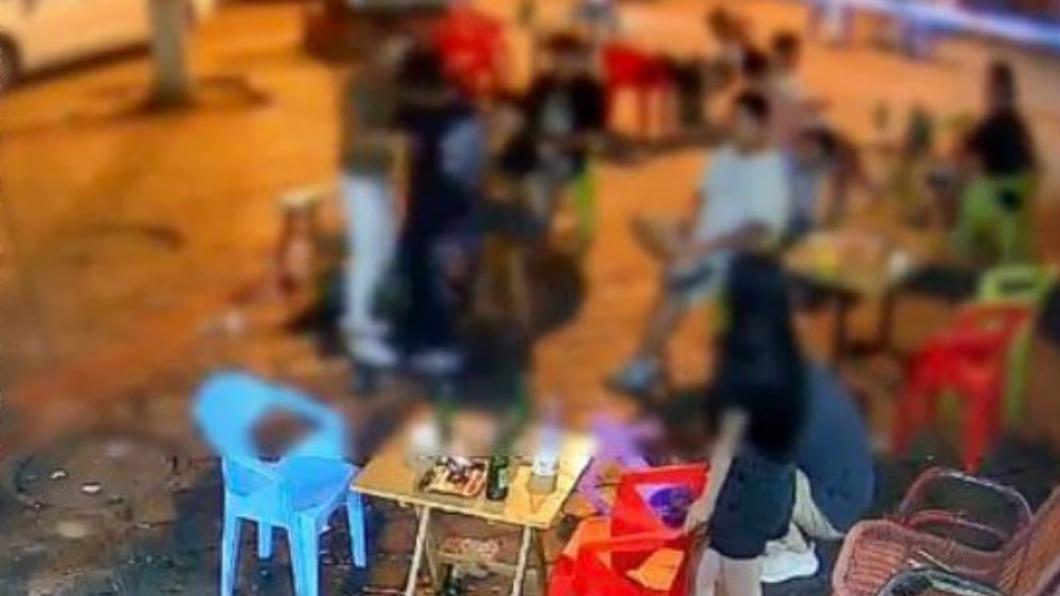 該起事件是演出來的。(圖/翻攝自微博)