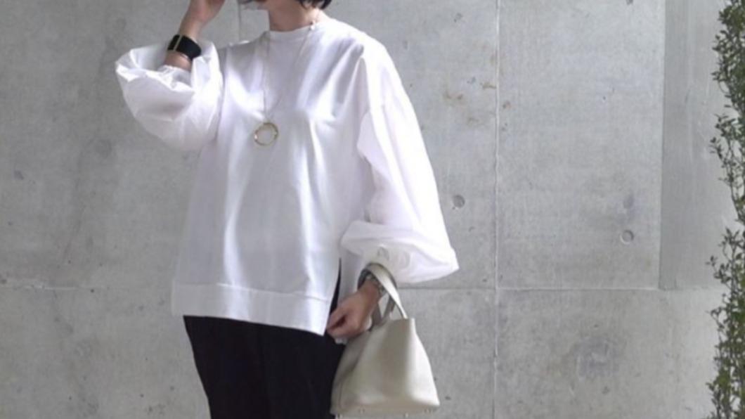 A字型剪裁的衣服可藏住身體中幹發福的位置。(圖/翻攝自Kanako IG)