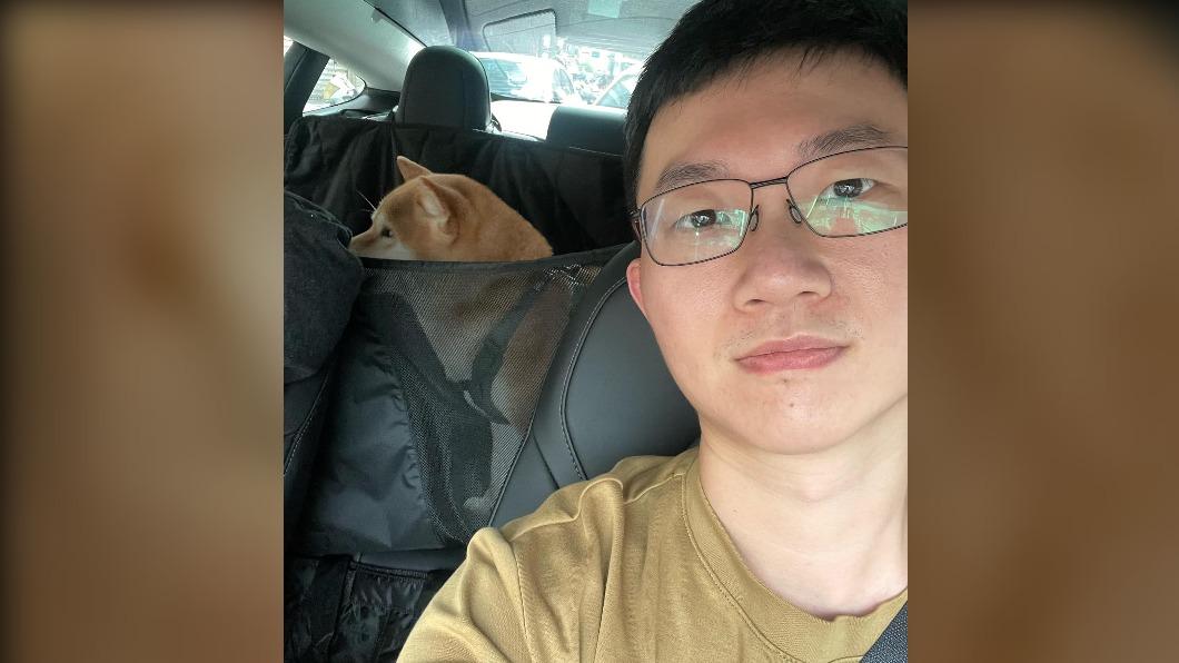 視網膜常在社群分享與柴犬柚子的日常。(圖/翻攝自視網膜臉書)