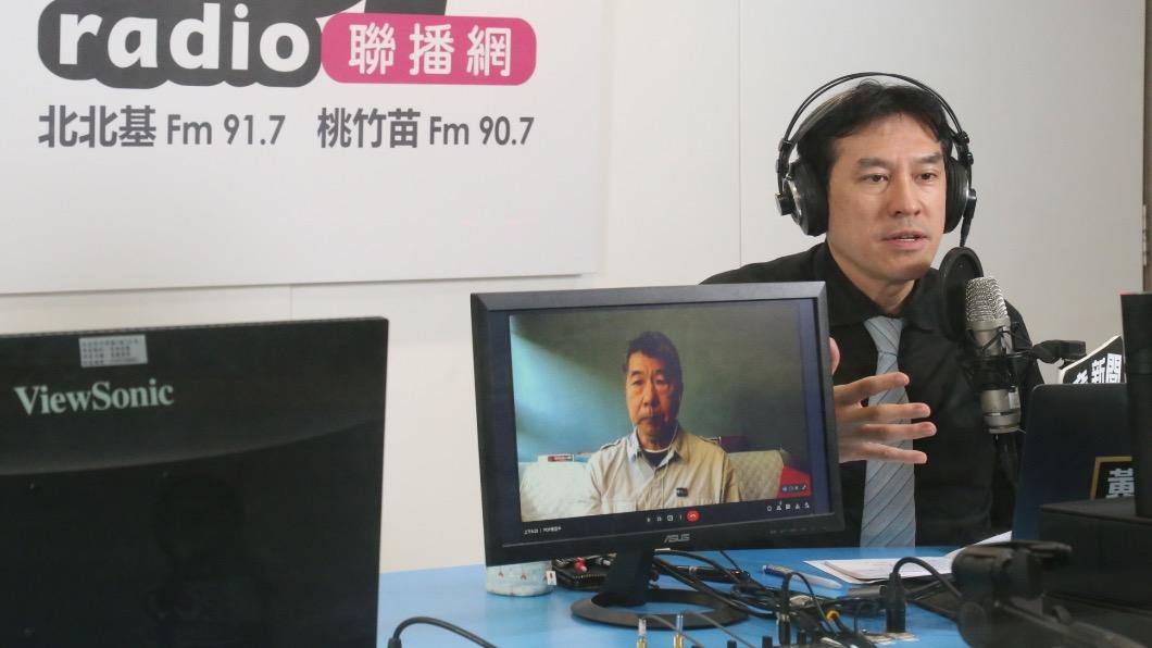 張亞中接受廣播節目專訪。(圖/POP撞新聞提供)