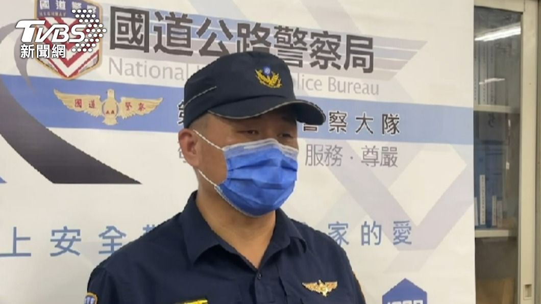 第六大隊副大隊長劉賢裕說明案情。(圖/TVBS)