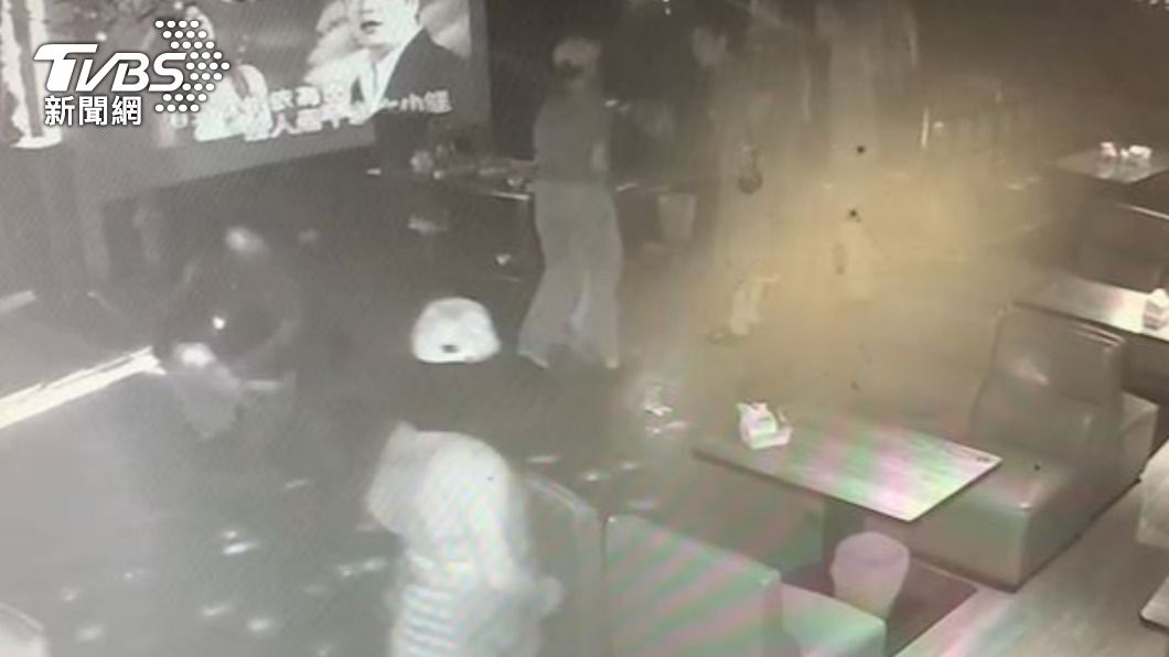 因敬酒引發衝突。(圖/TVBS)