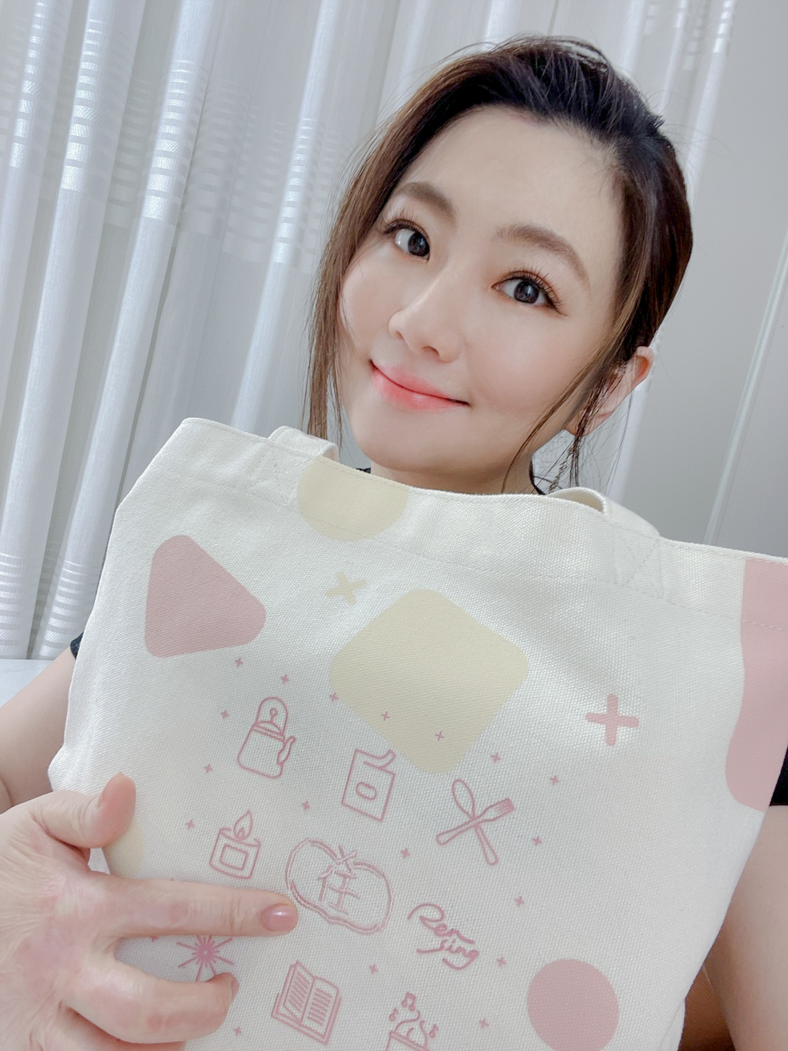 Selina認真努力經營「任性eat下」。(圖/任性eat下提供)